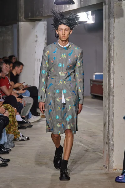 Look 18